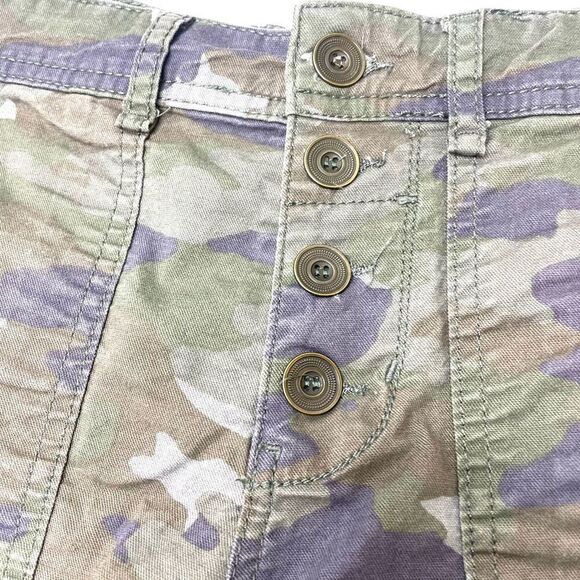 NWOT Anthropologie The Wanderer High-Waisted Camo Button Shorts 26 - Picture 7 of 13